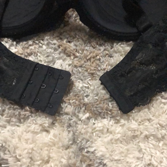 Victoria Secret Bra - Picture 4 of 7